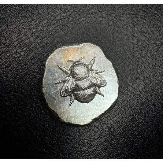 .5 oz MK BarZ ’Buzzin’ Bee’ Shiny Stamped Fractional.999 FS