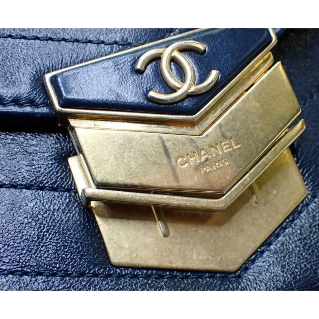 Chanel Medal Envelope Flap Bag Chevron Calfskin Blue Bag - blue / leather / bag