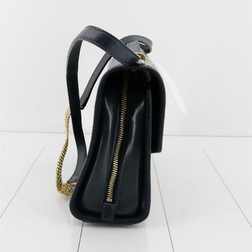 Chanel Medal Envelope Flap Bag Chevron Calfskin Blue Bag - blue / leather / bag