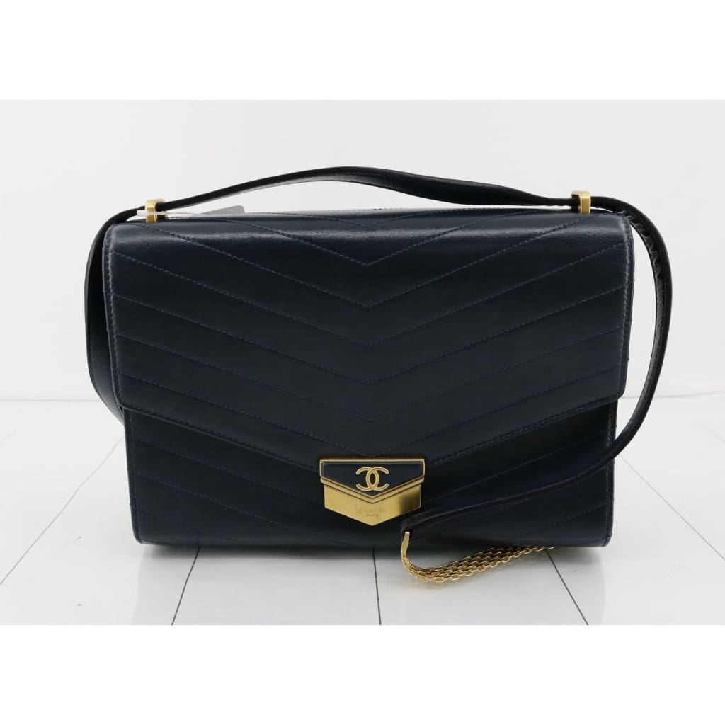 Chanel Medal Envelope Flap Bag Chevron Calfskin Blue Bag - blue / leather / bag
