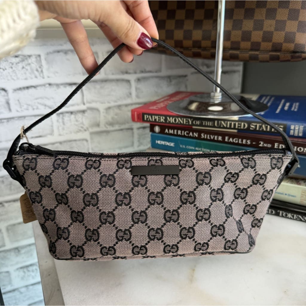 Gucci monogram shoulder deals bag