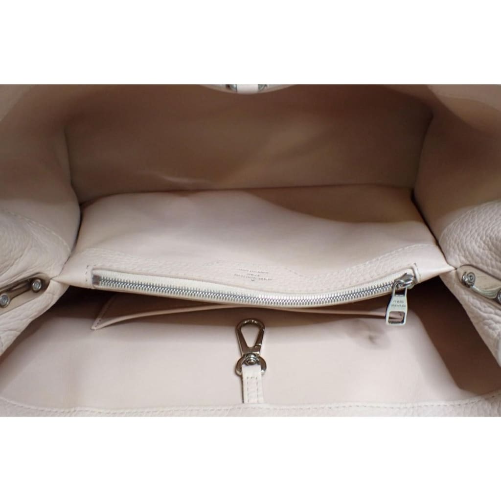 Louis Vuitton Capucines MM Fuchsia Pink - pink / Leather / shoulder bag