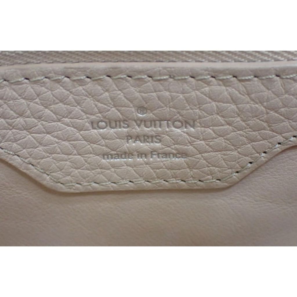 Louis Vuitton Capucines MM Fuchsia Pink - pink / Leather / shoulder bag