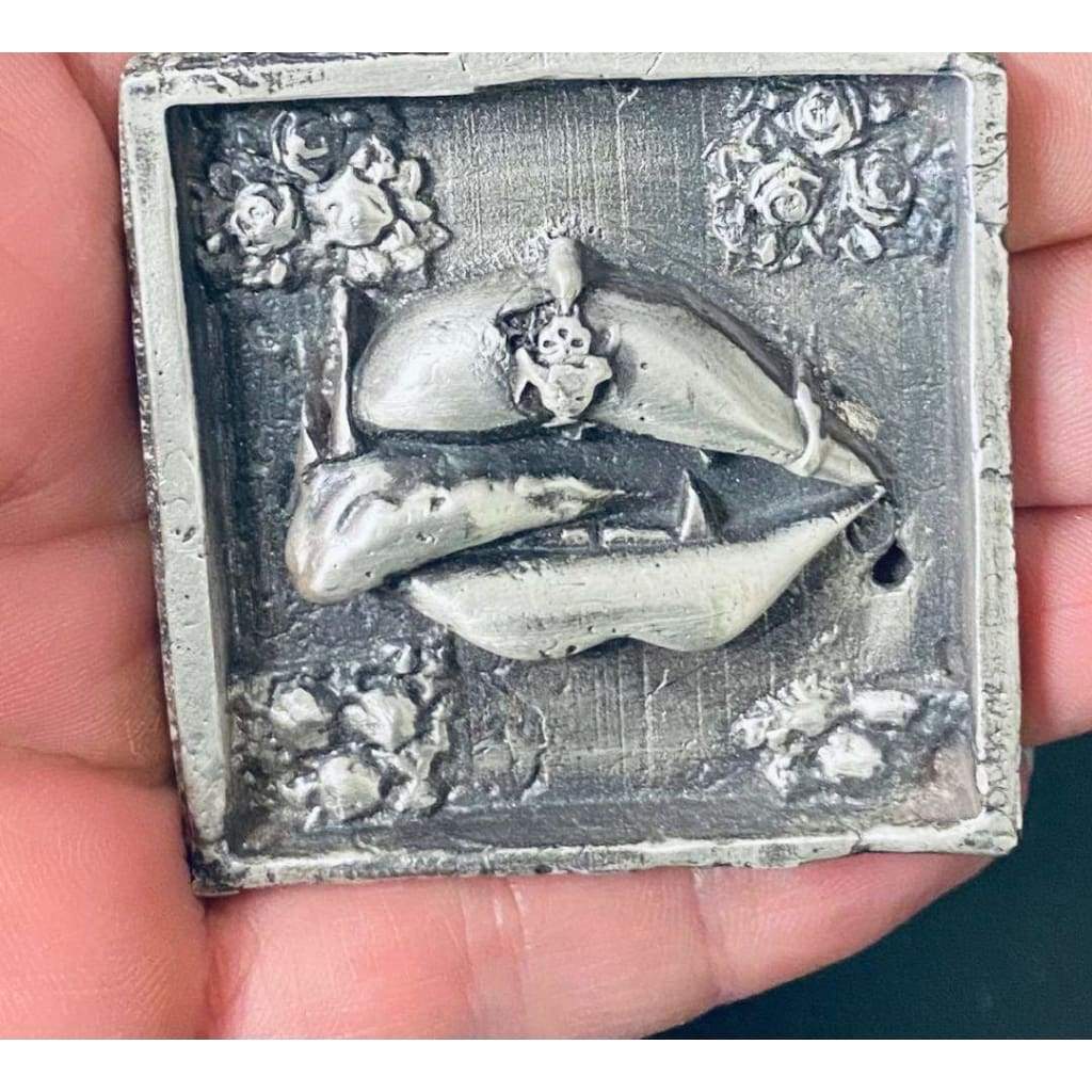 @3 Troy Oz MK BarZ Vampiress Lips by Sarah Richter Framed 2D Sand Cast Relief.999 FS