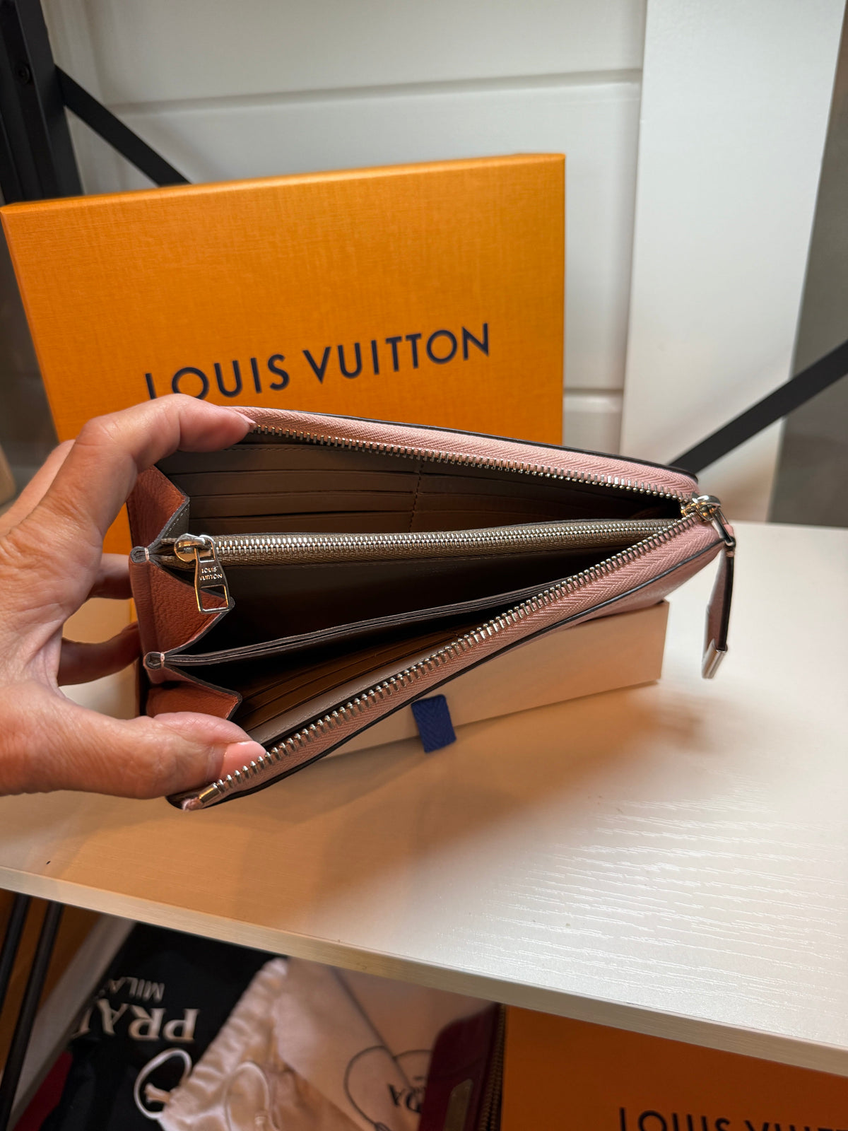 Louis Vuitton Taurillon Porte feuille comet wallet