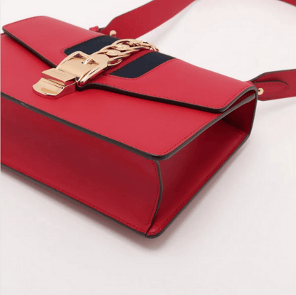 Gucci Sylvie Leather Shoulder bag Red
