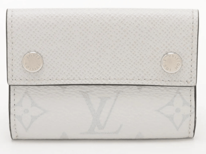 Louis Vuitton Taiga Lama Discovery compact wallet