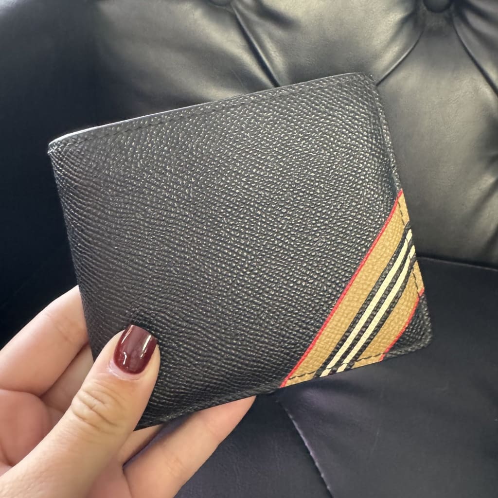 Burberry Black Leather Bifold Wallet - black / leather