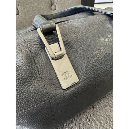 CHANEL Chocolate Bar Leather Shoulder Bag - Black / Leather