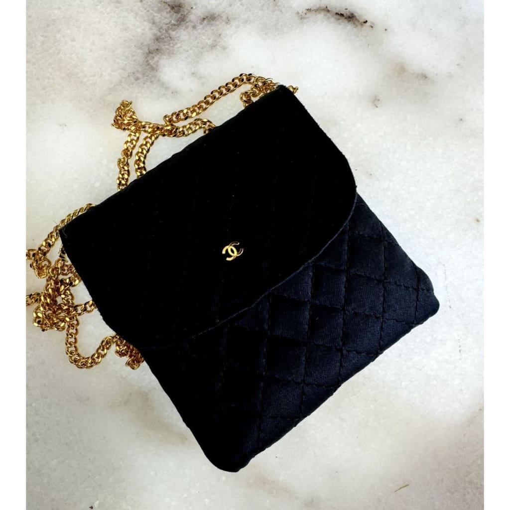 CHANEL RARE 90s Satin Quilted Micro Mini Flap Pouch on Chain Necklace - Micro / Leather / Clutch