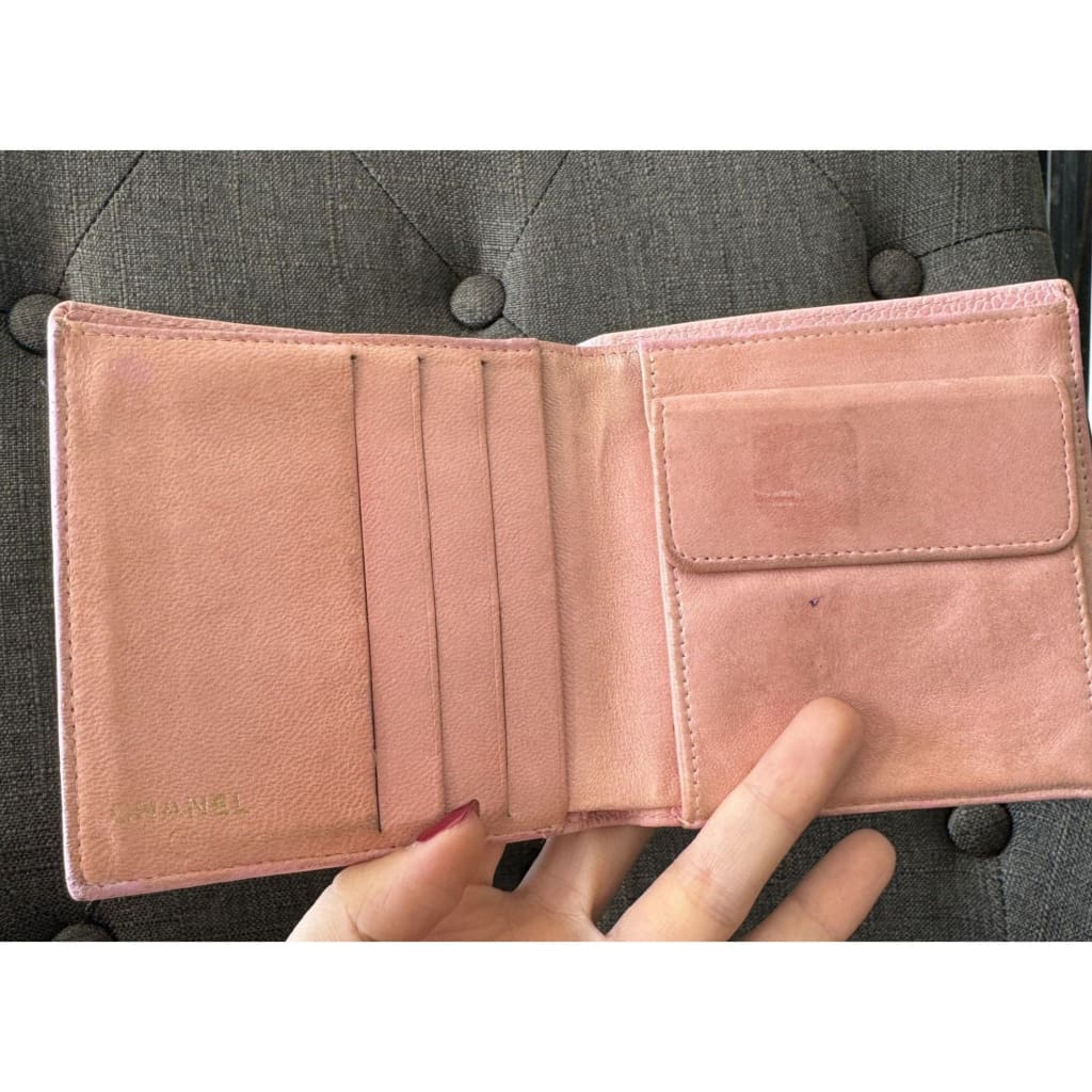 Chanel Vintage Pink Caviar Skin Coco Mark Bifold Wallet - compact / Pink / Leather