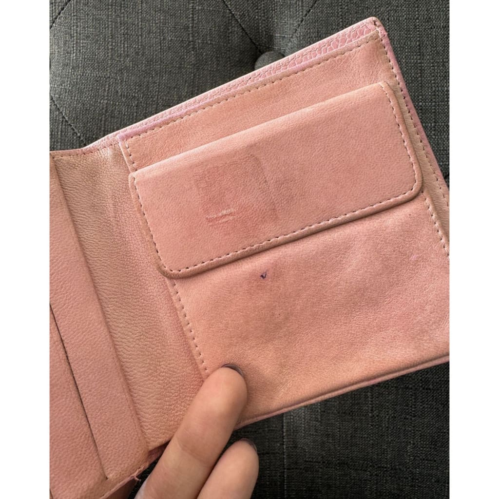 Chanel Vintage Pink Caviar Skin Coco Mark Bifold Wallet - compact / Pink / Leather