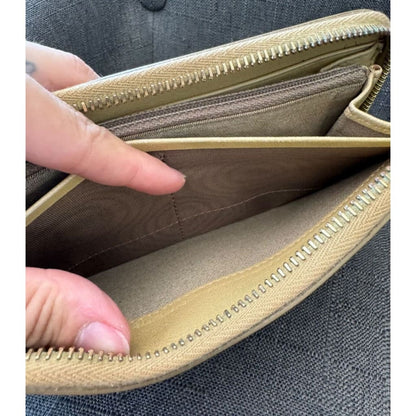 FENDI Gold Zippy Wallet (MSRP $850 + ) - Gold / Zip-Around