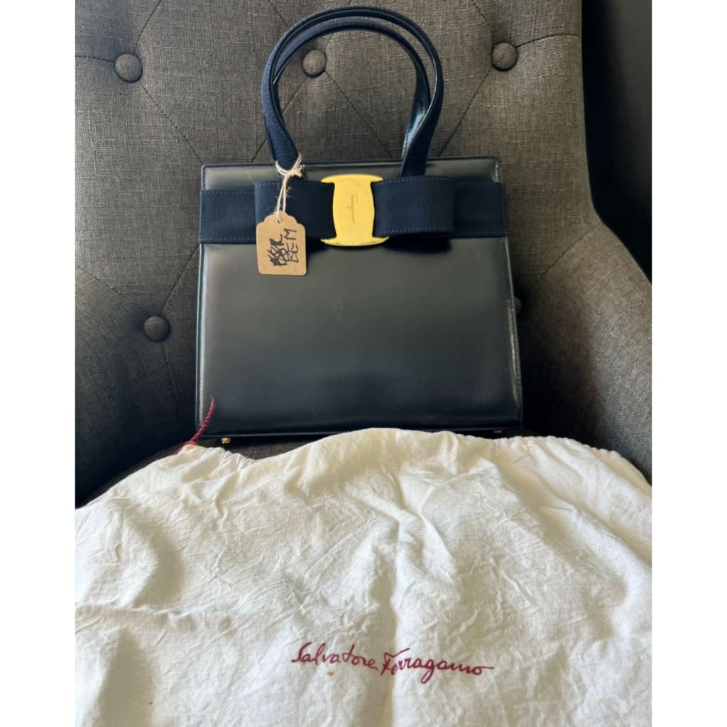 Ferragamo Vara Leather Bag - navy / Leather