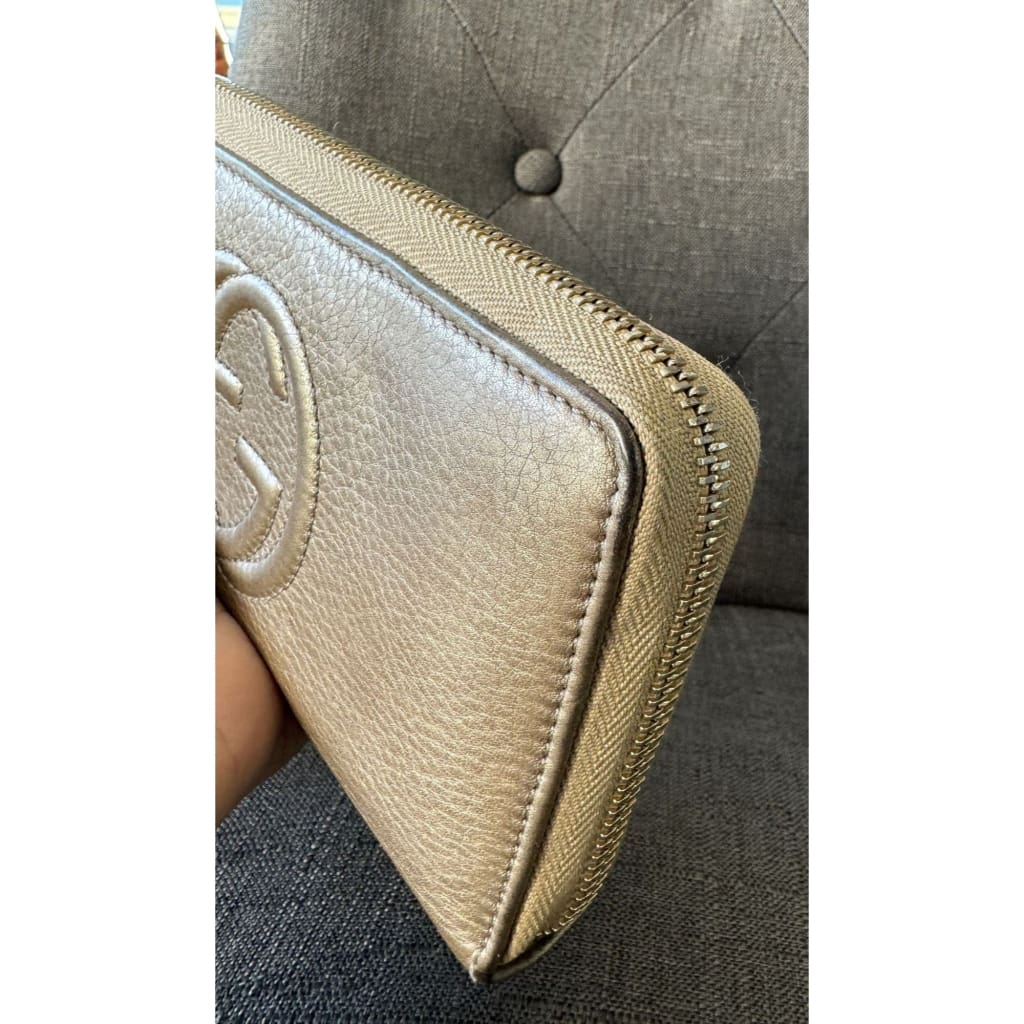 Gucci Gold Soho Zippy Wallet - Long Wallet / Gold / Leather