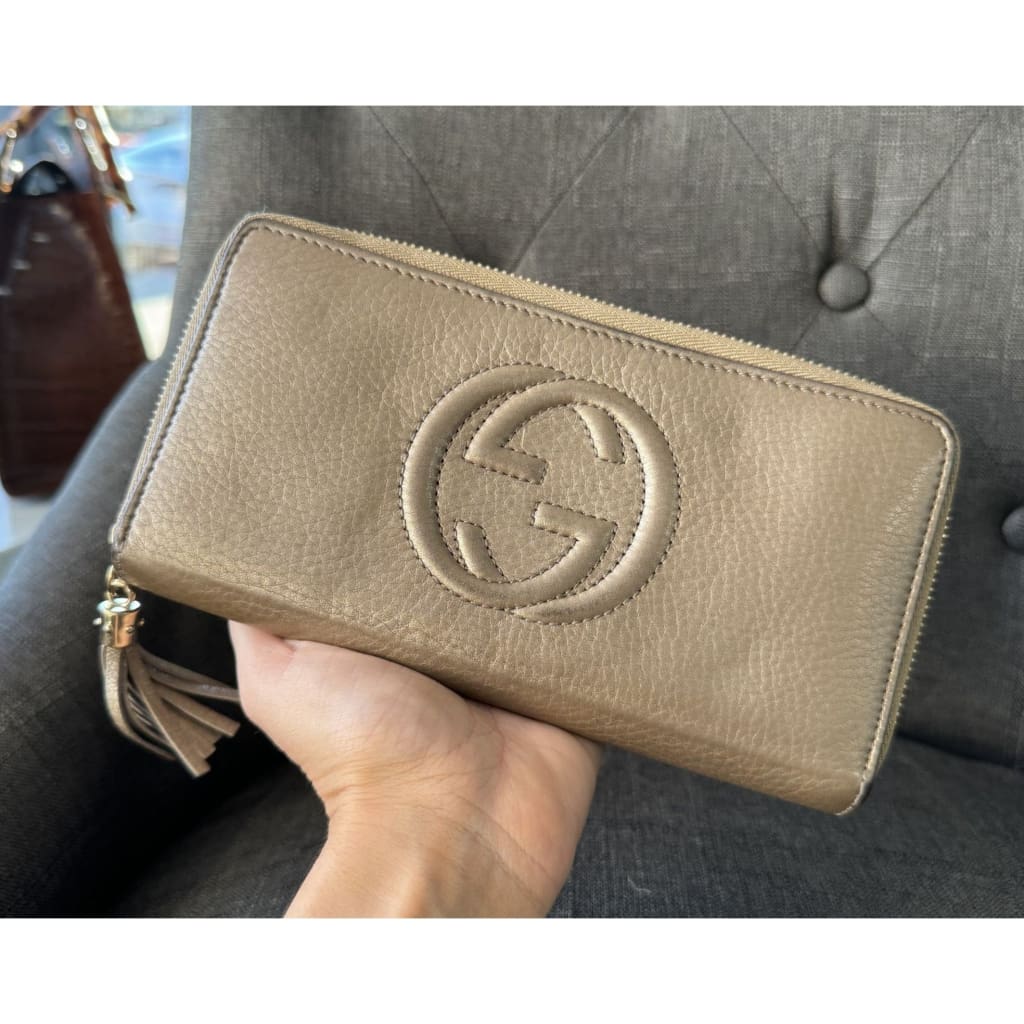 Gucci Gold Soho Zippy Wallet - Long Wallet / Gold / Leather