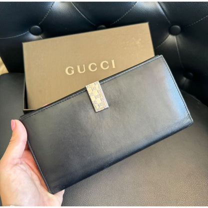 GUCCI Leather Belt Zippy Wallet (MSRP $800 + ) - Black / Leather / snap