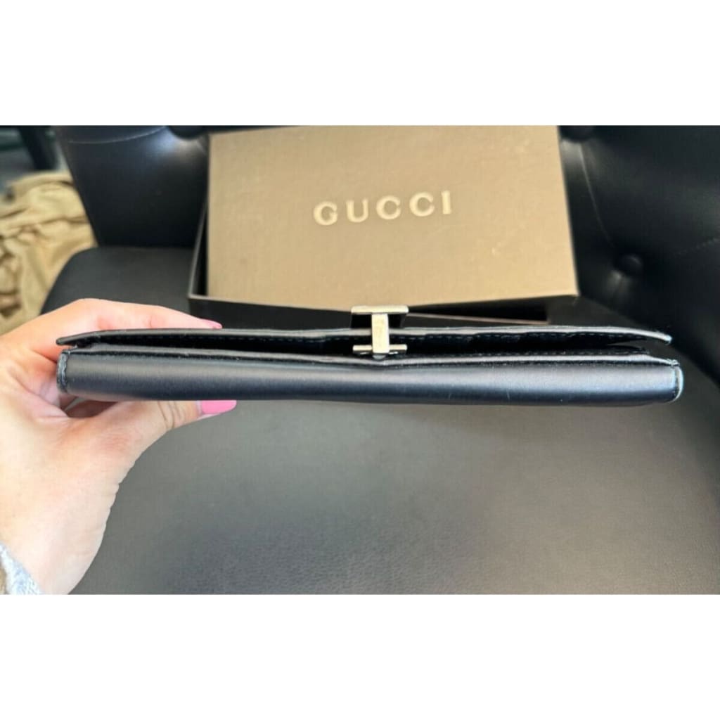 GUCCI Leather Belt Zippy Wallet (MSRP $800 + ) - Black / Leather / snap