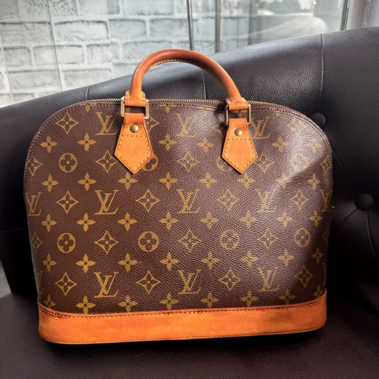 LOUIS VUITTON Alma PM Monogram Bag w/ COA (MSRP $1950 + ) - PM / Leather / Top Handle Bag