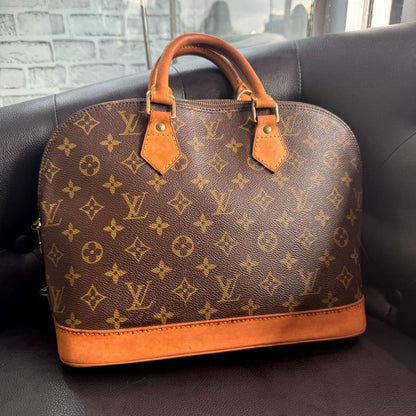 LOUIS VUITTON Alma PM Monogram Bag w/ COA (MSRP $1950 + ) - PM / Leather / Top Handle Bag