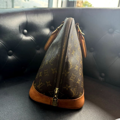 LOUIS VUITTON Alma PM Monogram Bag w/ COA (MSRP $1950 + ) - PM / Leather / Top Handle Bag