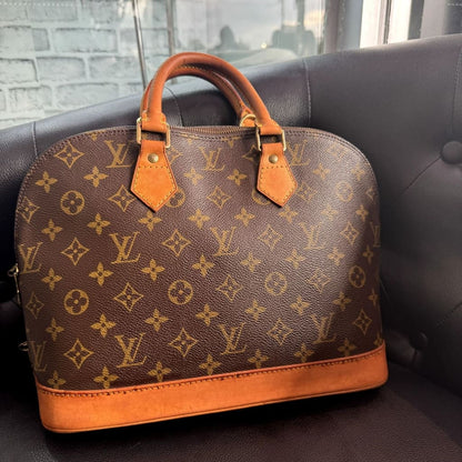 LOUIS VUITTON Alma PM Monogram Bag w/ COA (MSRP $1950 + ) - PM / Leather / Top Handle Bag