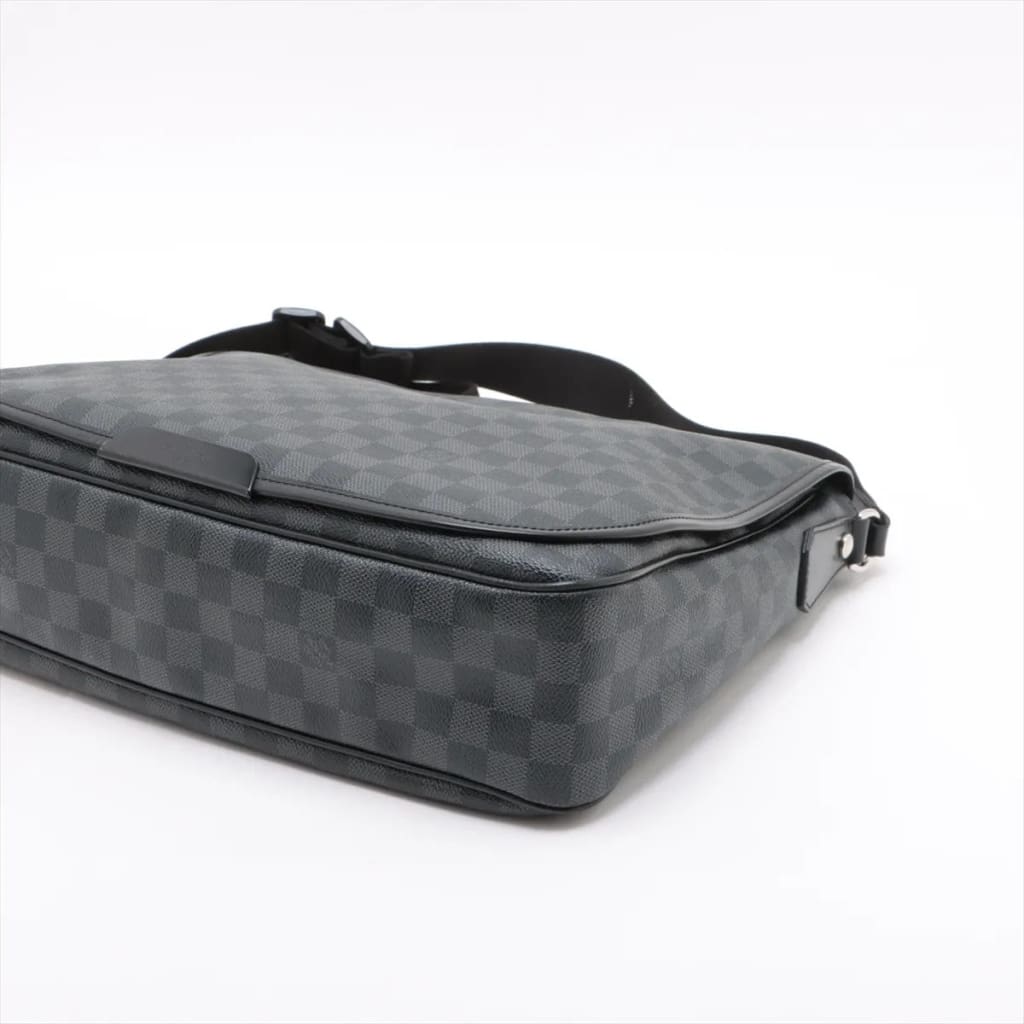 Louis Vuitton Black Damier Graphite Daniel GM Crossbody Messenger - Black / Coated Canvas / Crossbody