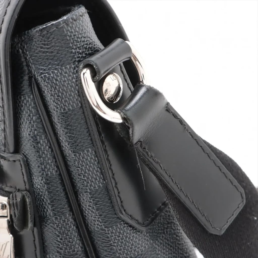 Louis Vuitton Black Damier Graphite Daniel GM Crossbody Messenger - Black / Coated Canvas / Crossbody