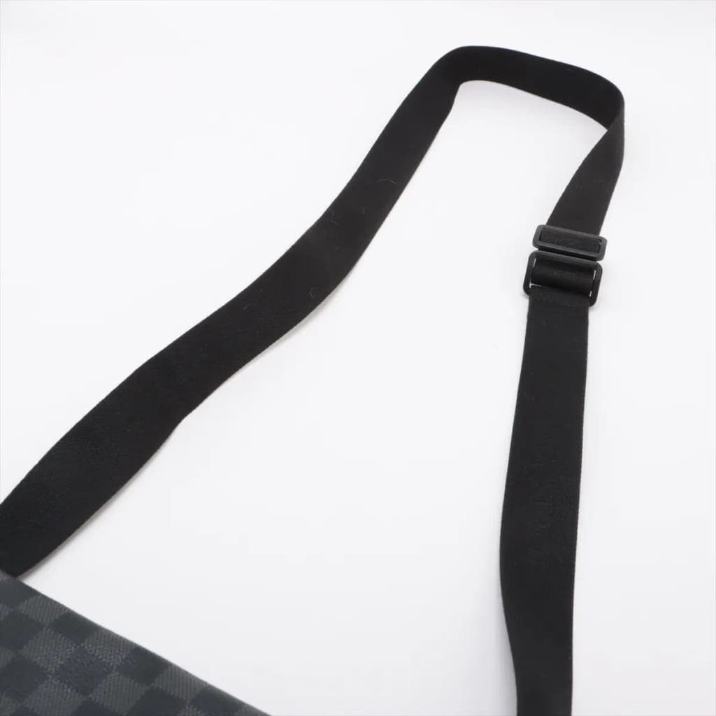 Louis Vuitton Black Damier Graphite Daniel GM Crossbody Messenger - Black / Coated Canvas / Crossbody