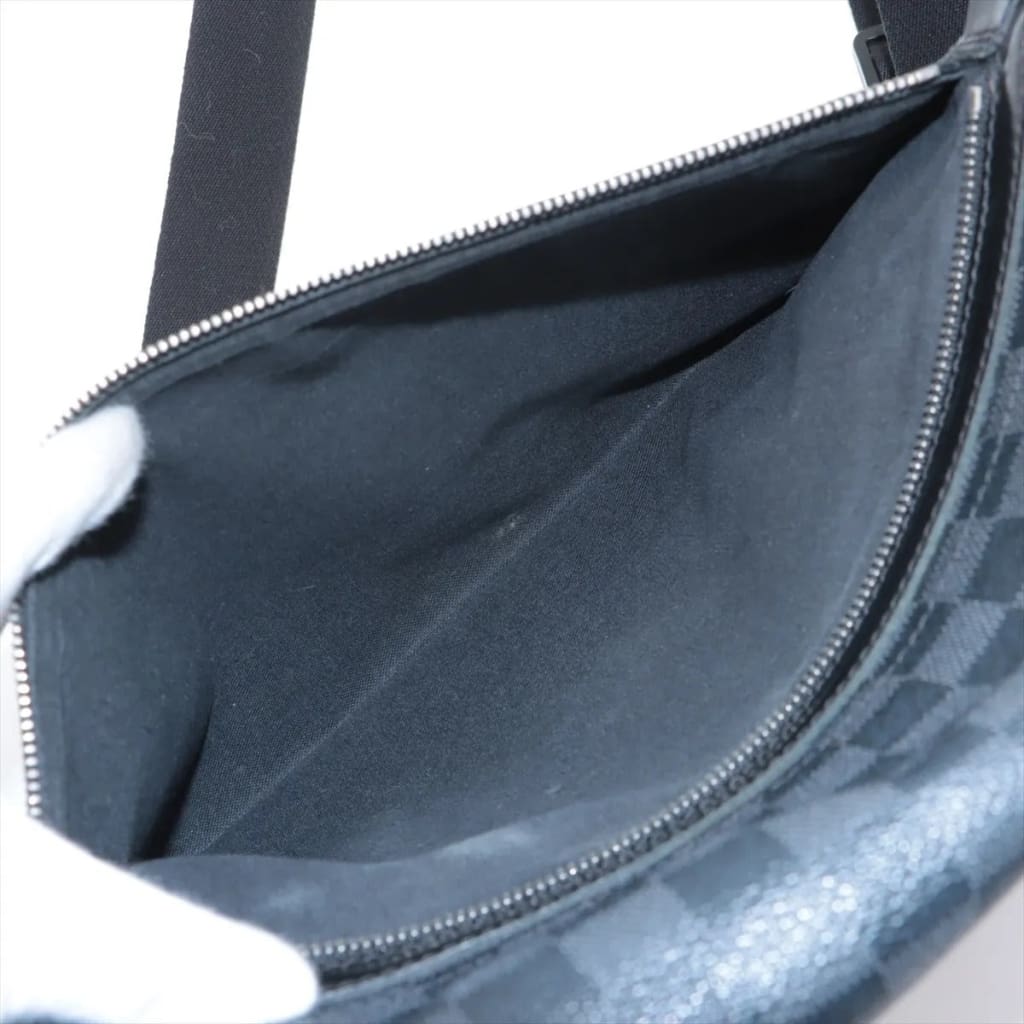 Louis Vuitton Black Damier Graphite Daniel GM Crossbody Messenger - Black / Coated Canvas / Crossbody