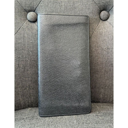 LOUIS VUITTON Black Taiga Brazza Bifold Long Wallet (MSRP $780) - Black / Leather / Bifold