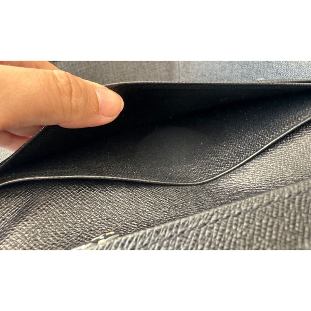 LOUIS VUITTON Black Taiga Brazza Bifold Long Wallet (MSRP $780) - Black / Leather / Bifold