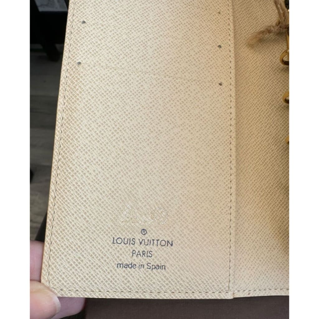 LOUIS VUITTON Damier Azur MM Agenda (MSRP $450) - White / Leather / agenda