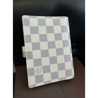 LOUIS VUITTON Damier Azur MM Agenda (MSRP $450) - White / Leather / agenda