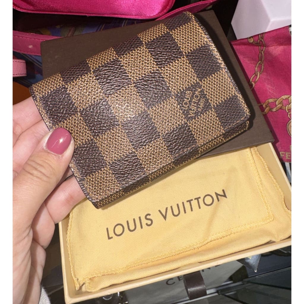 Louis vuitton authentic Damier wallet