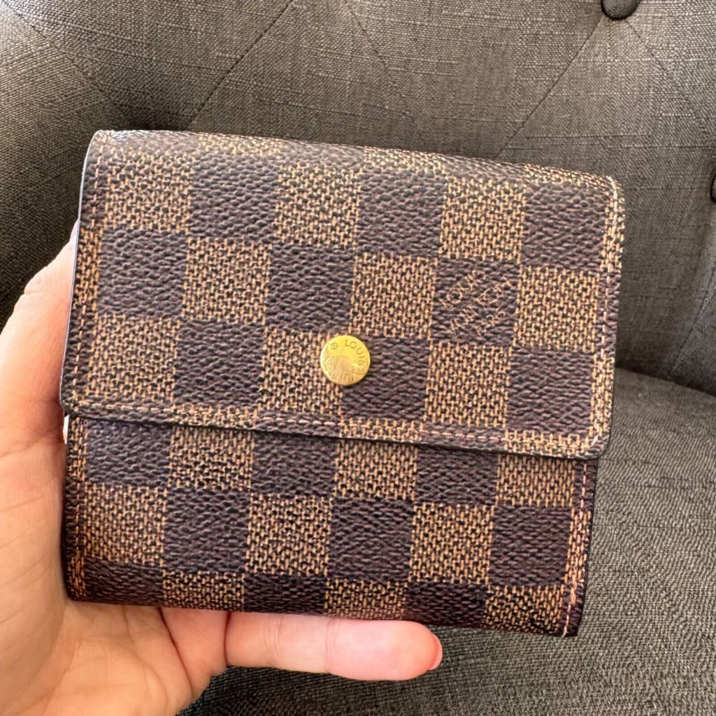 LOUIS VUITTON Damier Ebene Elise Compact Wallet (MSRP $750 + ) - Brown / Leather / compact