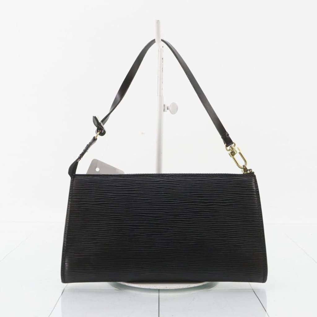 Louis Vuitton Epi Black Pochette - black / leather / Shoulder Bag