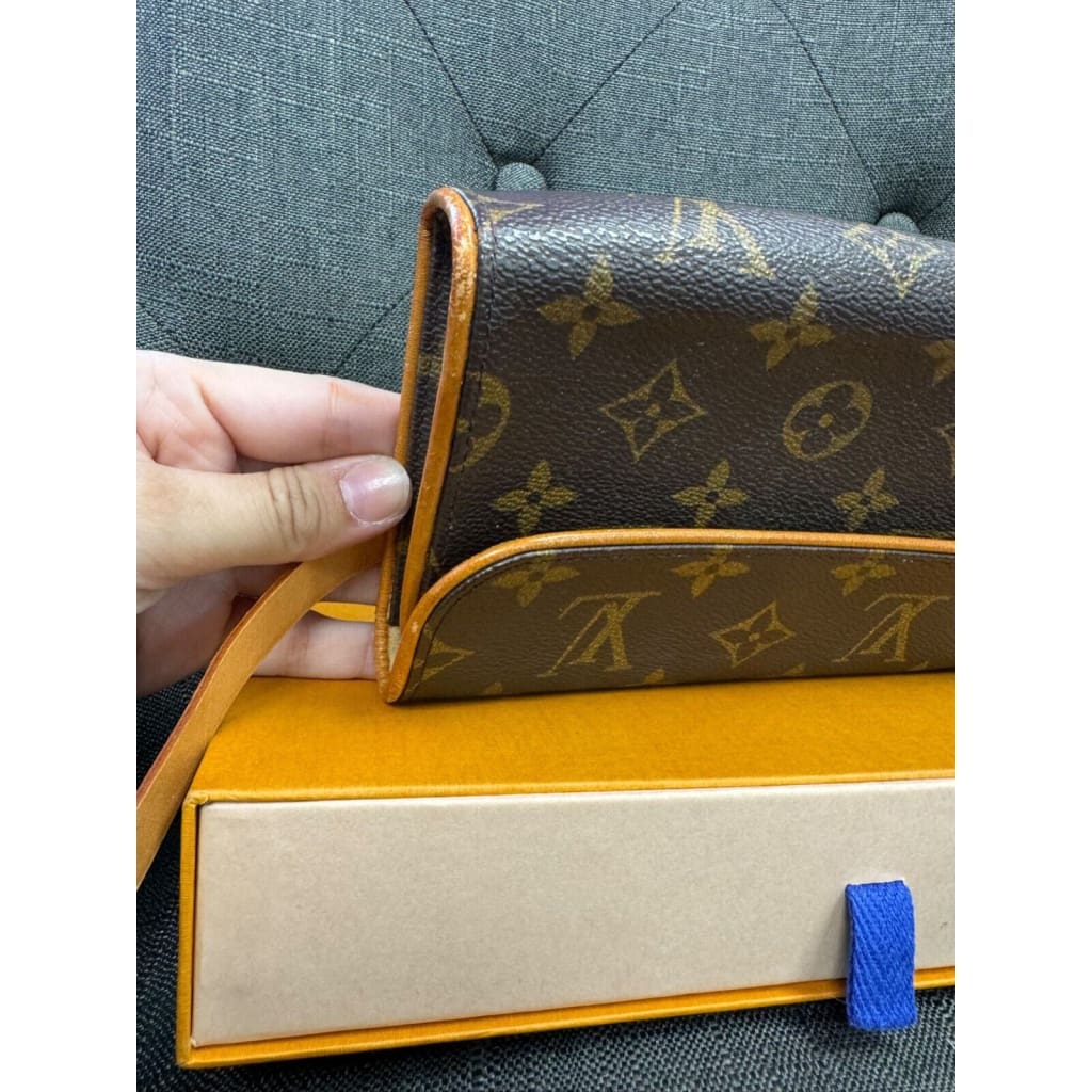 Louis Vuitton Florentine Pochette Waist Bag - Leather / Belt Bag & Fanny Pack