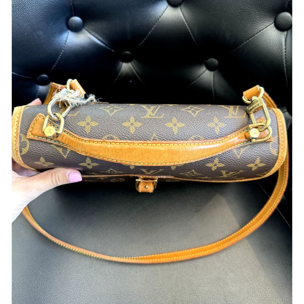 LOUIS VUITTON Monogram Bel Air Bag w/ Shoulder Strap (MSRP $2000 + ) - Medium / Leather / Crossbody