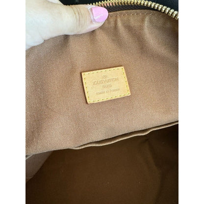 LOUIS VUITTON Monogram Lockit Horizontal Hang Bag (MSRP $1090) - Large / Leather / Shoulder Bag