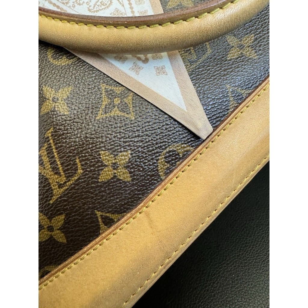 LOUIS VUITTON Monogram Lockit Horizontal Hang Bag (MSRP $1090) - Large / Leather / Shoulder Bag