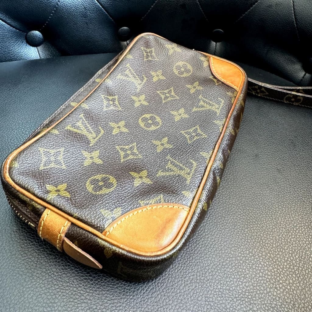 LOUIS VUITTON Monogram Marly Dragonne Clutch/ Wristlet (MSRP $1000 + ) - Small / Canvas( + 1) / Clutch