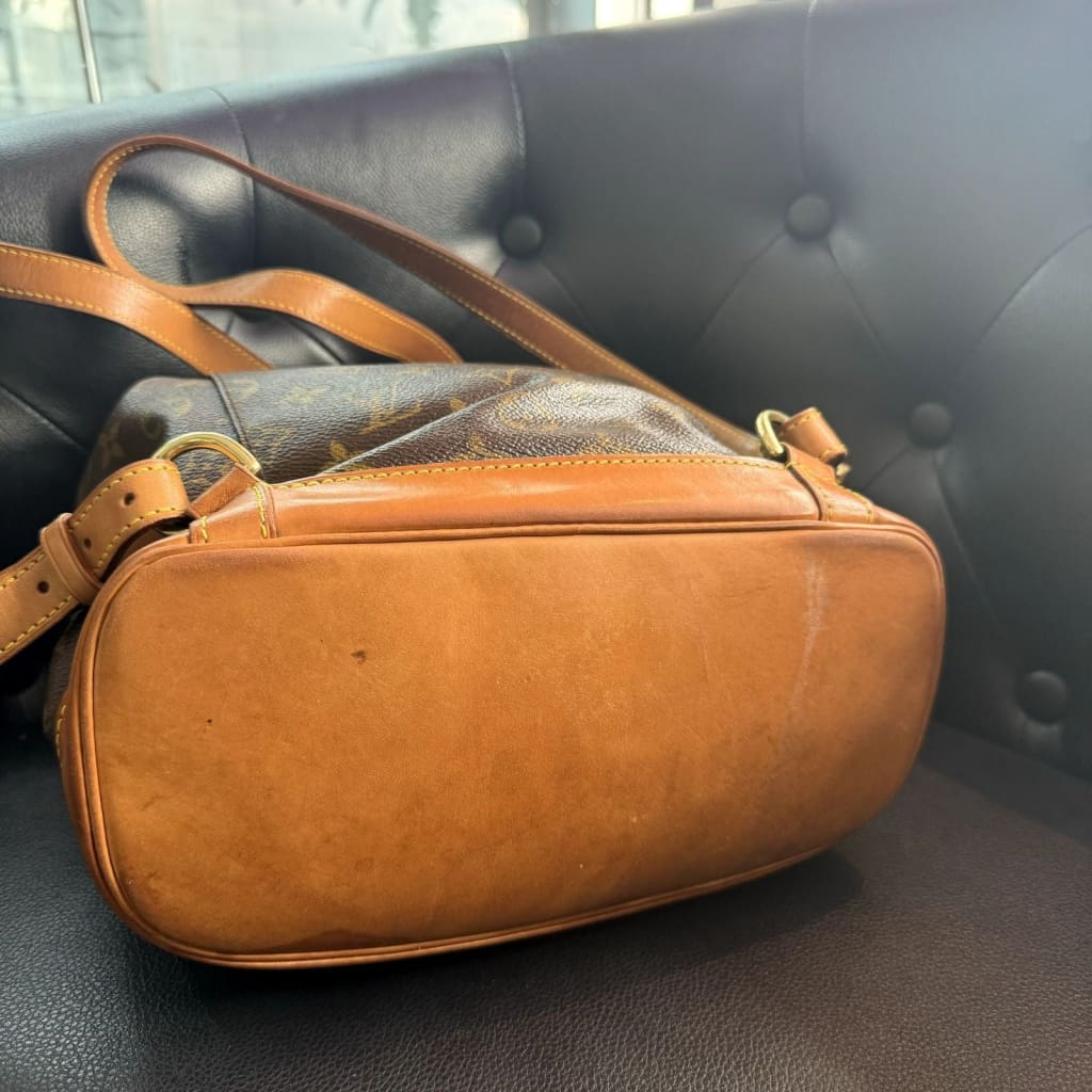 LOUIS VUITTON Monogram Montsouris MM Backpack (MSRP $1500 + ) - Medium / Leather / Backpack