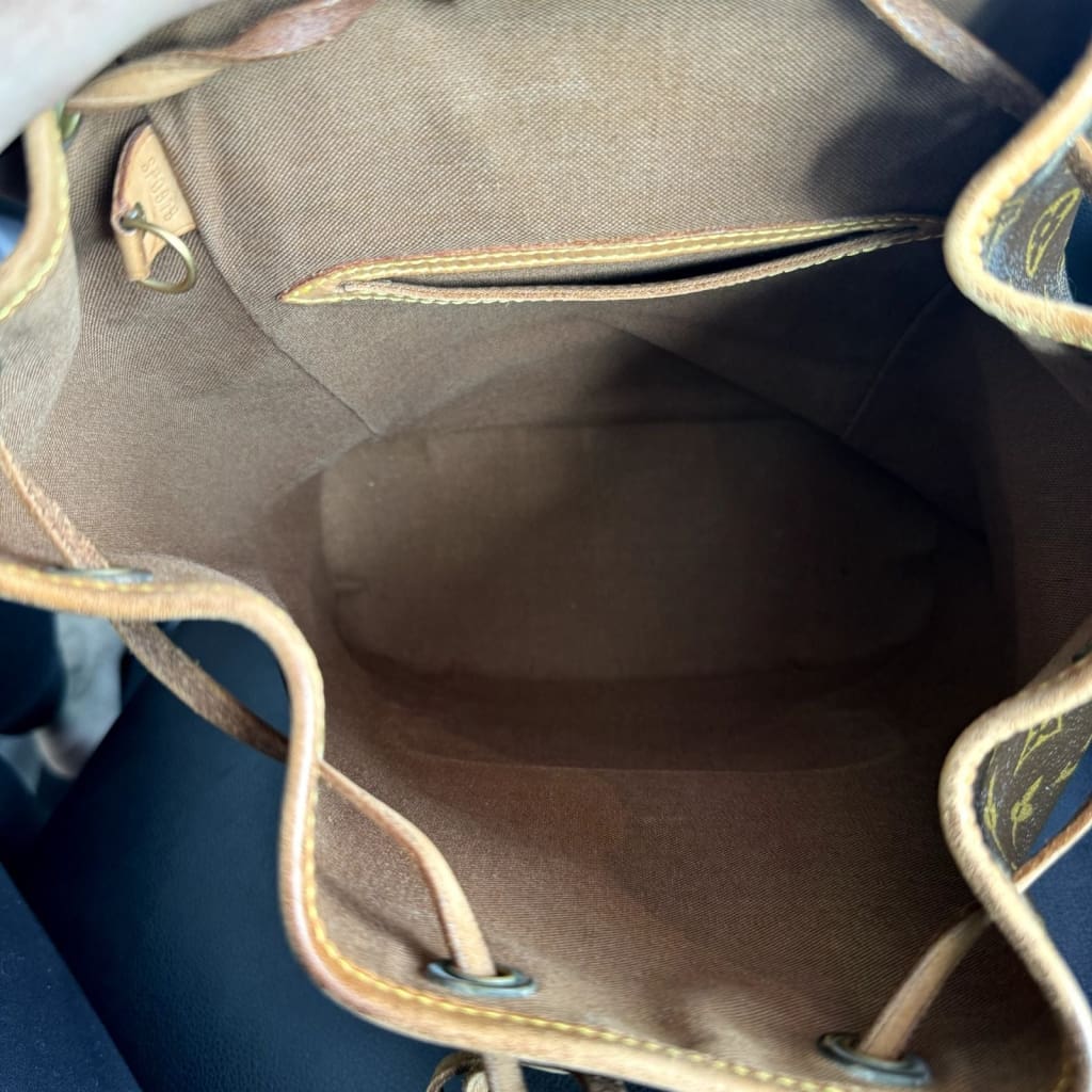 LOUIS VUITTON Monogram Montsouris MM Backpack (MSRP $1500 + ) - Medium / Leather / Backpack