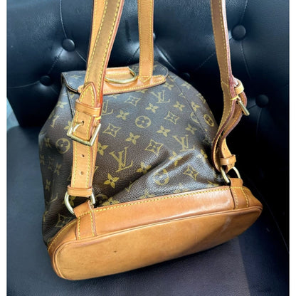 LOUIS VUITTON Monogram Montsouris MM Backpack (MSRP $1500 + ) - Medium / Leather / Backpack