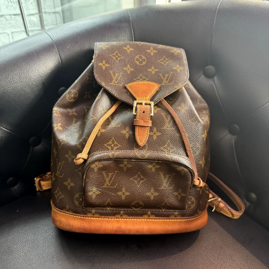 LOUIS VUITTON Monogram Montsouris MM Backpack (MSRP $1500 + ) - Medium / Leather / Backpack