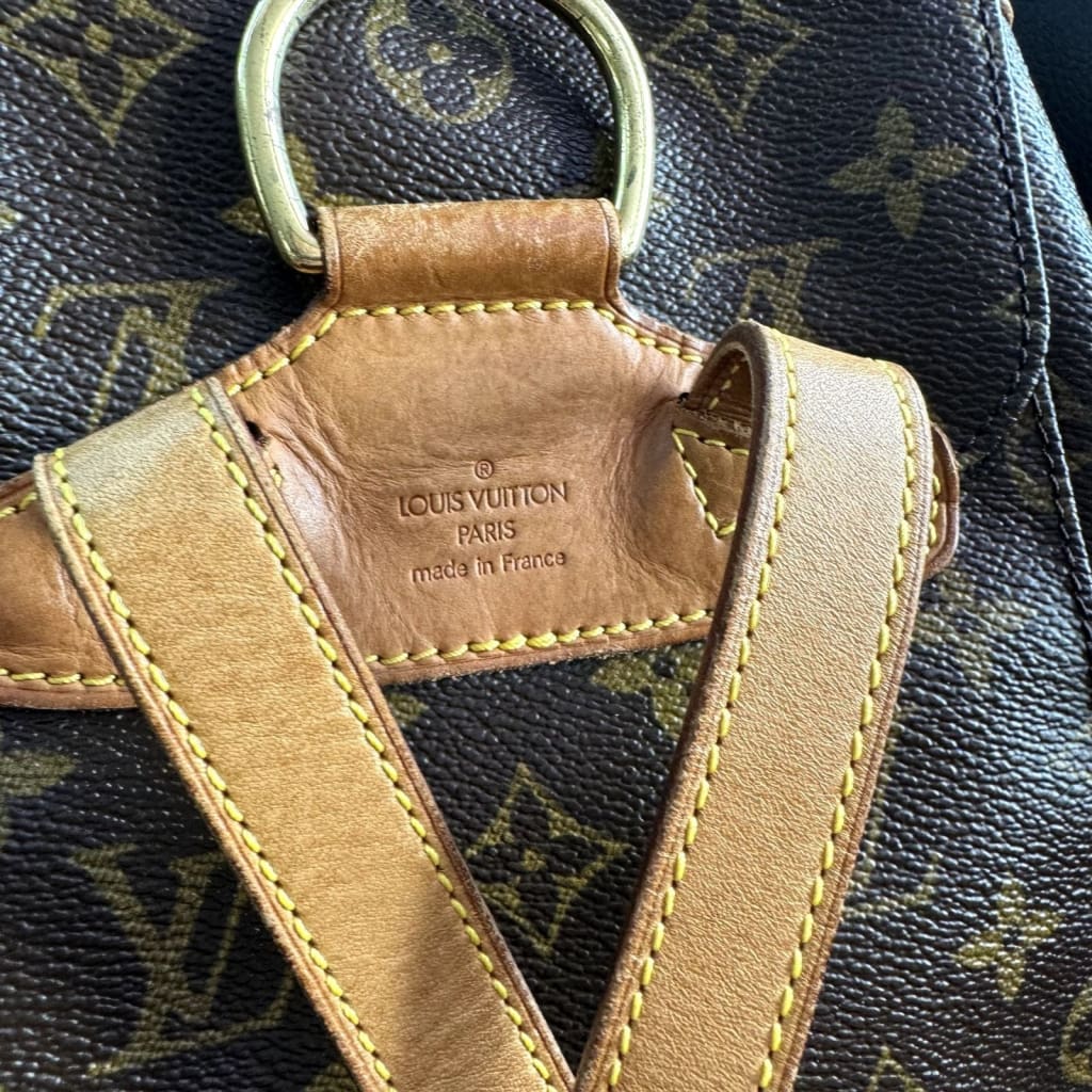 LOUIS VUITTON Monogram Montsouris MM Backpack (MSRP $1500 + ) - Medium / Leather / Backpack