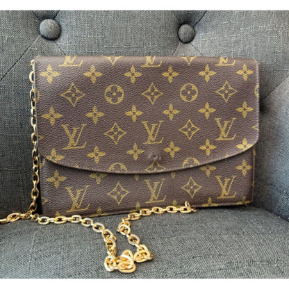 Louis Vuitton Monogram Pochette Rabat Clutch 23 w/ Chain