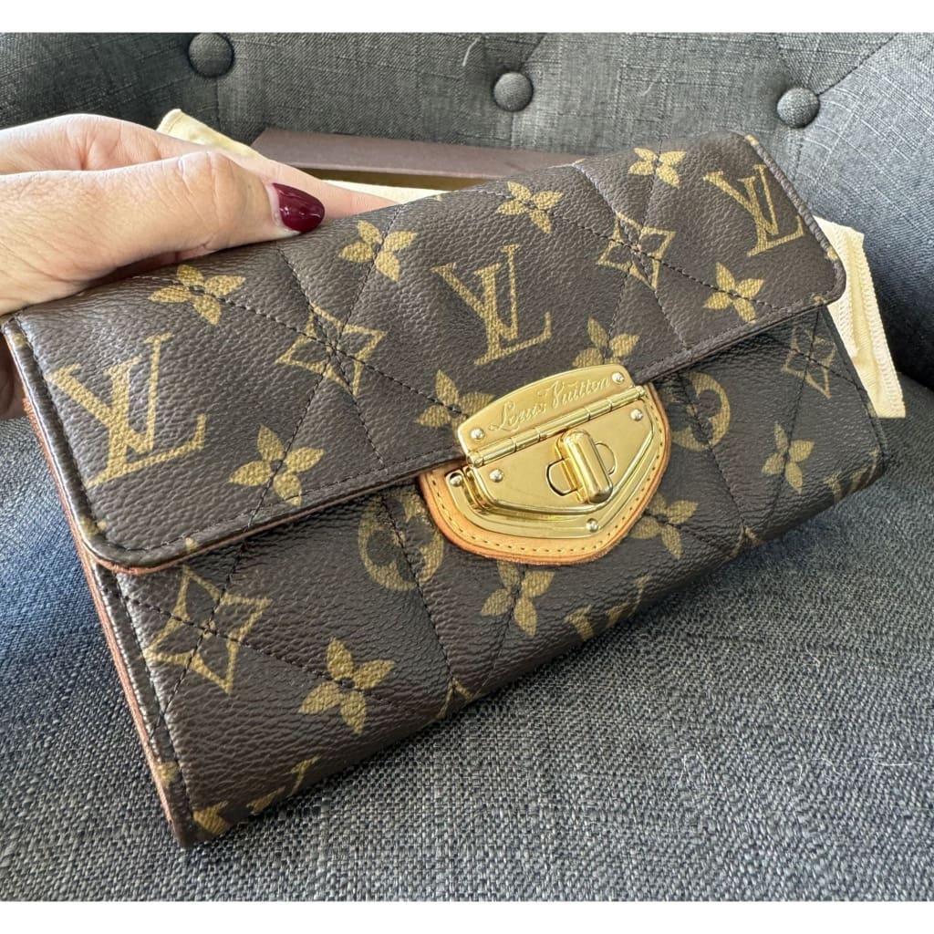 LOUIS VUITTON Monogram Sarah Etoile Quilted Long Wallet (MSRP $1,060) - Long Wallet / Leather / Long Wallet