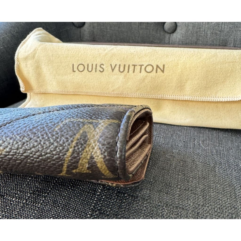 LOUIS VUITTON Monogram Sarah Etoile Quilted Long Wallet (MSRP $1,060) - Long Wallet / Leather / Long Wallet